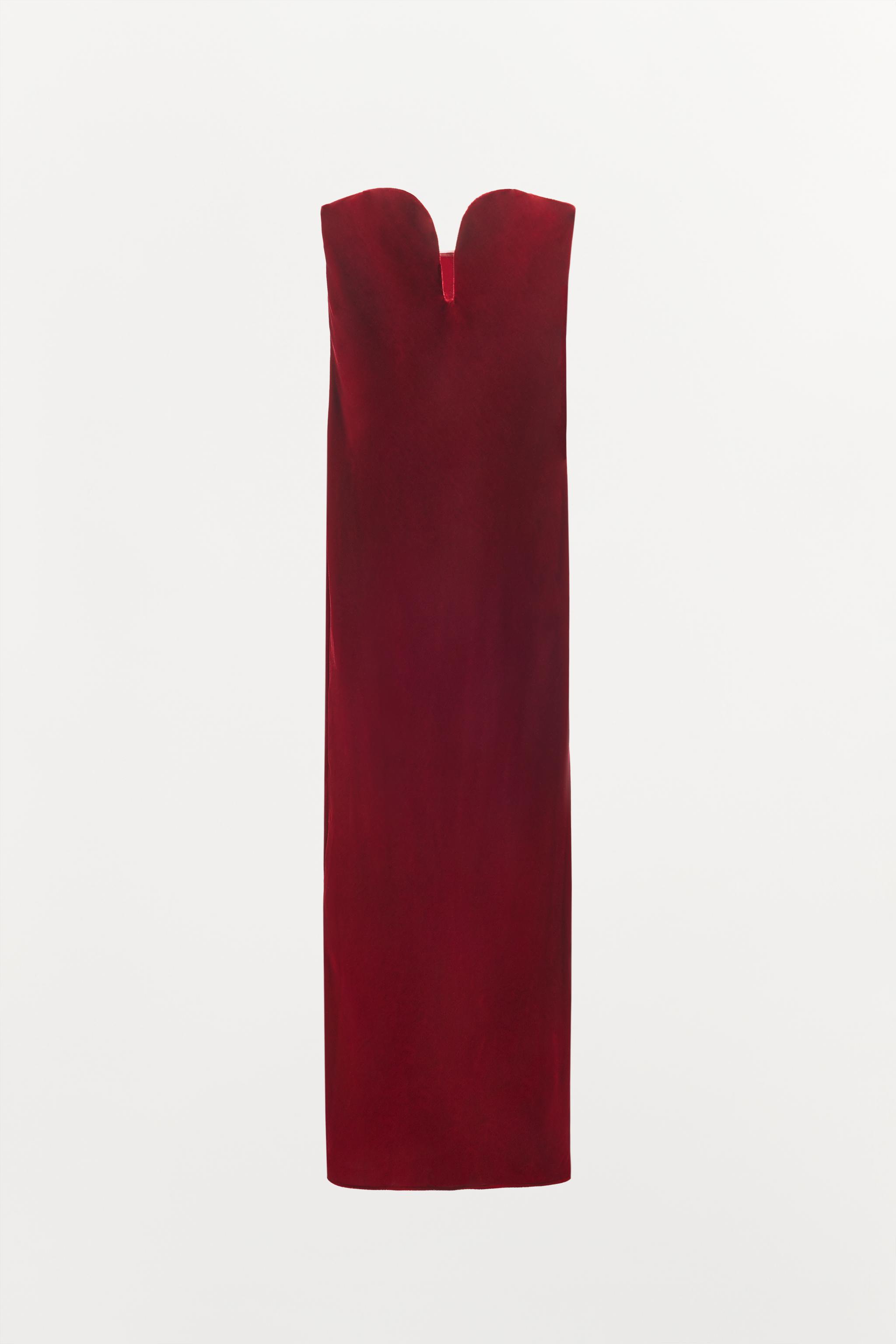 LIMITED EDITION VELVET SWEETHEART NECKLINE DRESS